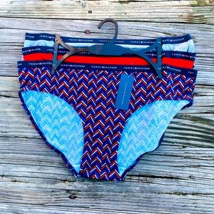 Tommy Hilfiger size XL